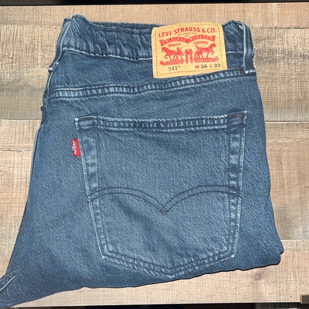 Levis 541 Ripped Jeans